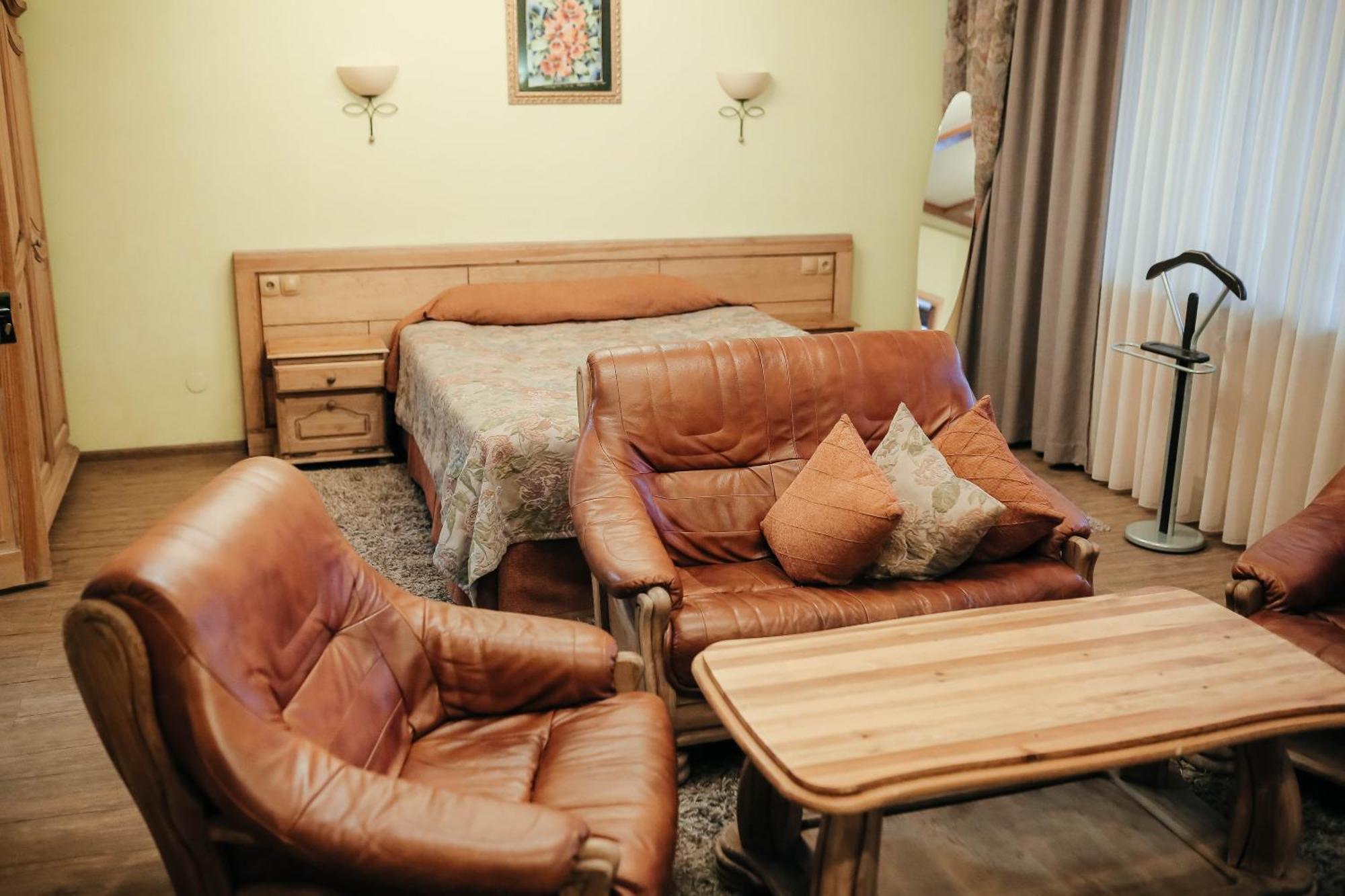 Тау-House Hotel Kok-Shoky Buitenkant foto