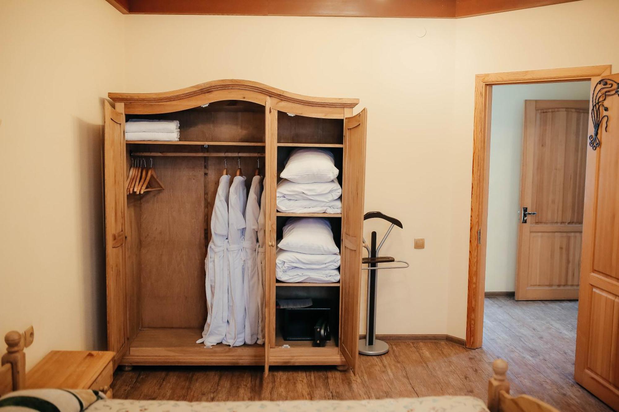 Тау-House Hotel Kok-Shoky Buitenkant foto