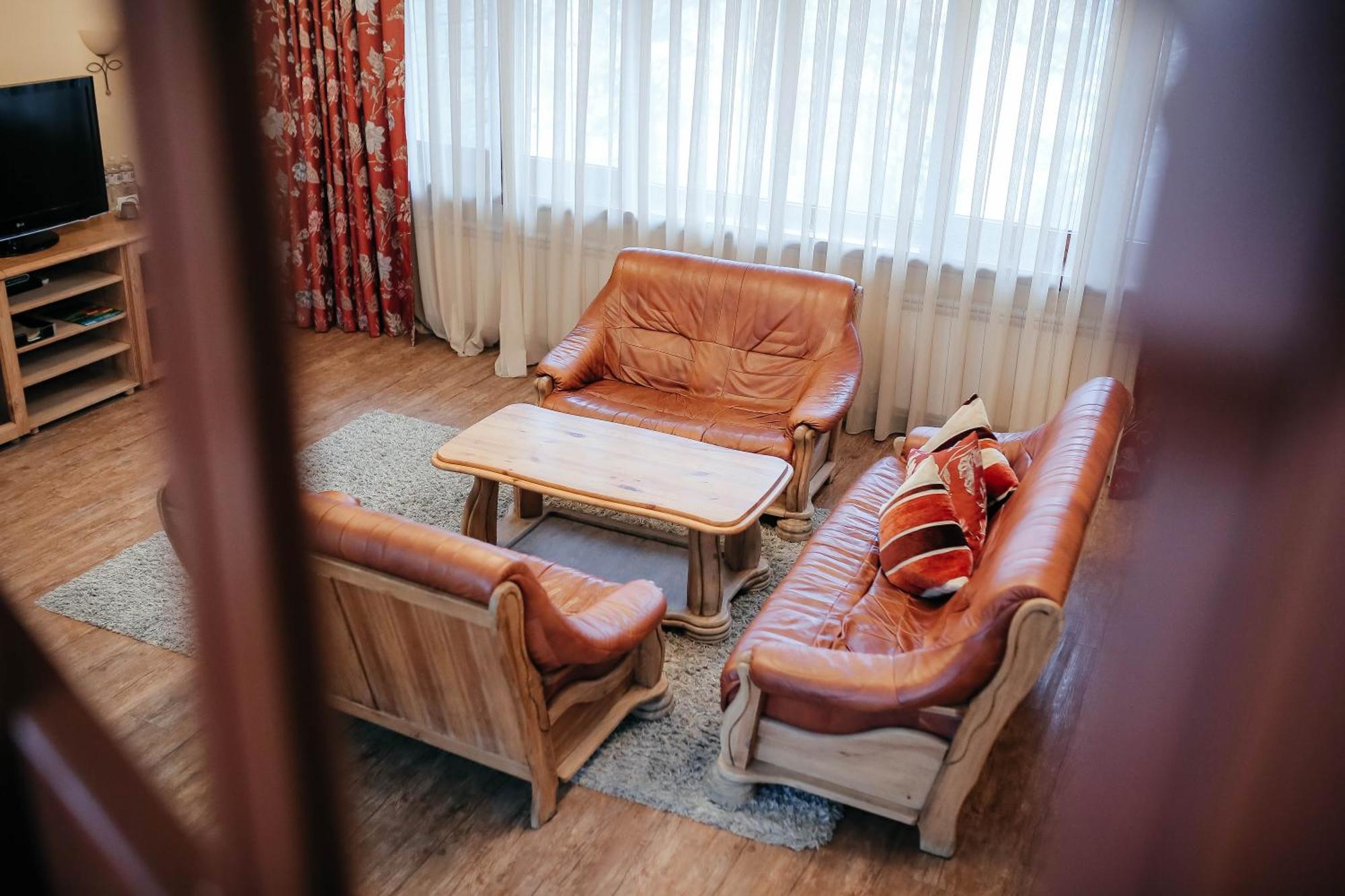 Тау-House Hotel Kok-Shoky Buitenkant foto