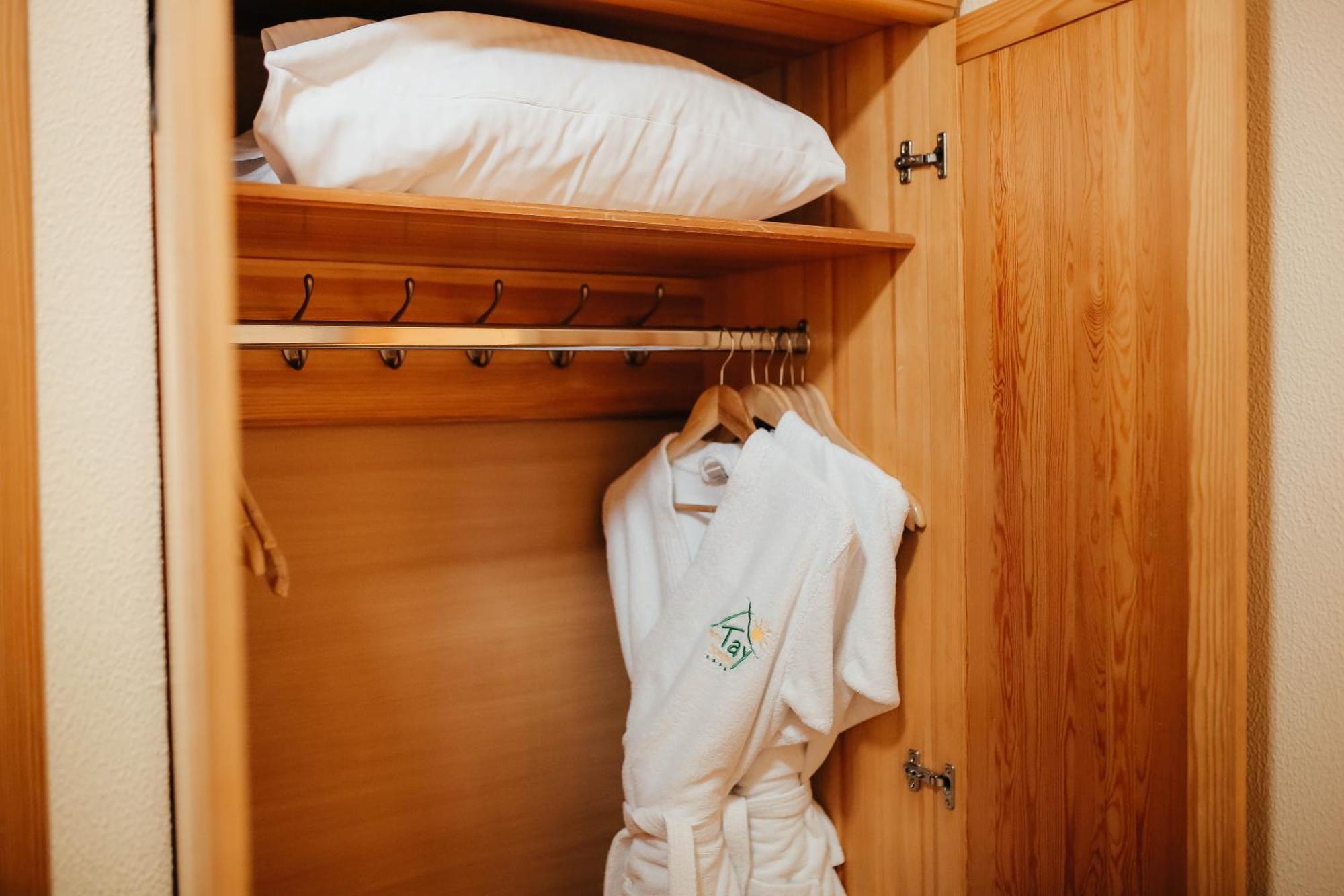 Тау-House Hotel Kok-Shoky Buitenkant foto