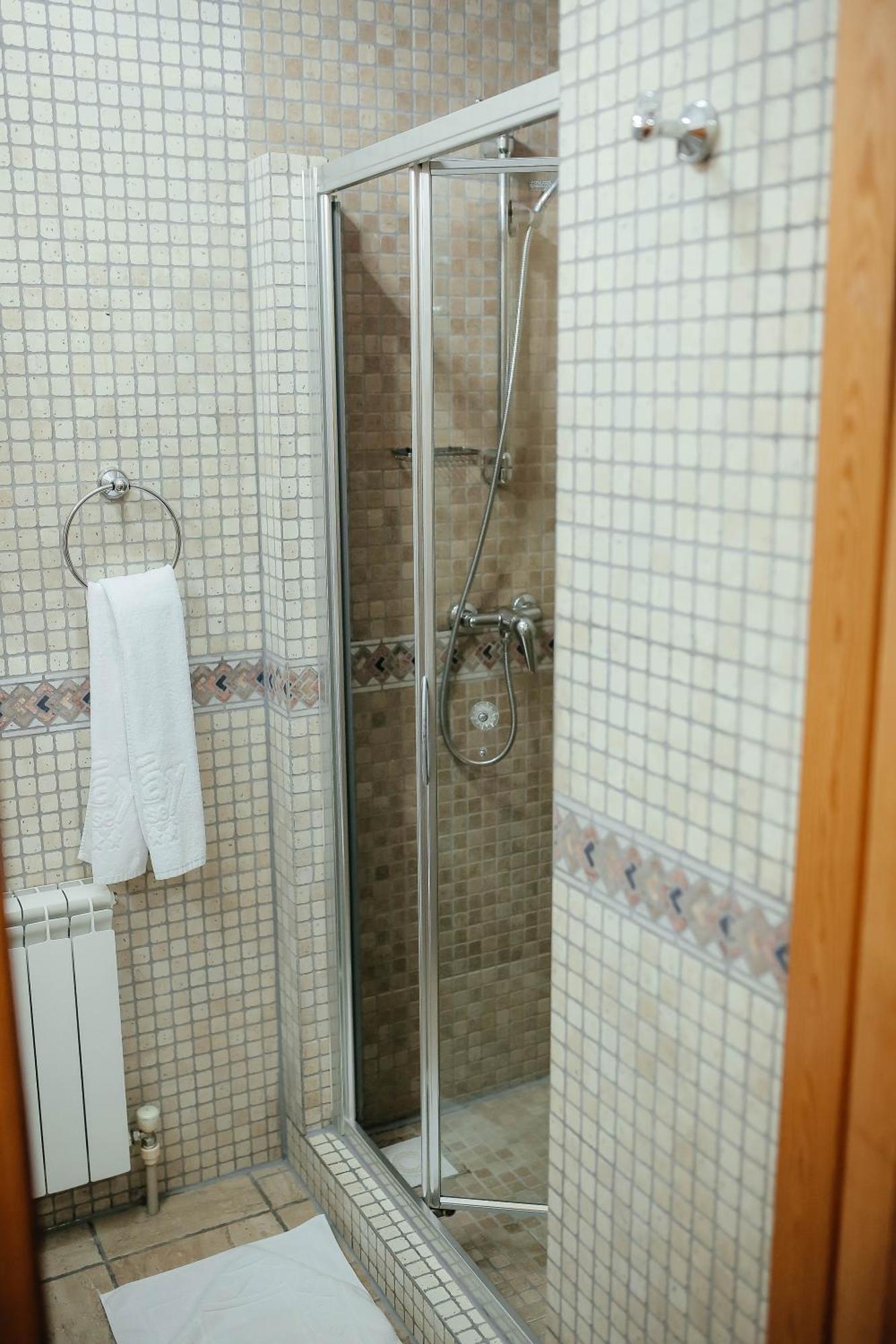 Тау-House Hotel Kok-Shoky Buitenkant foto