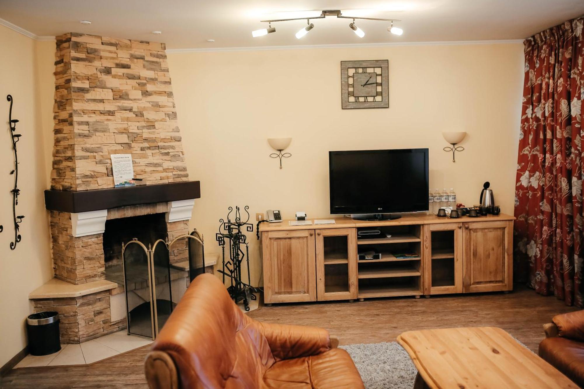 Тау-House Hotel Kok-Shoky Buitenkant foto