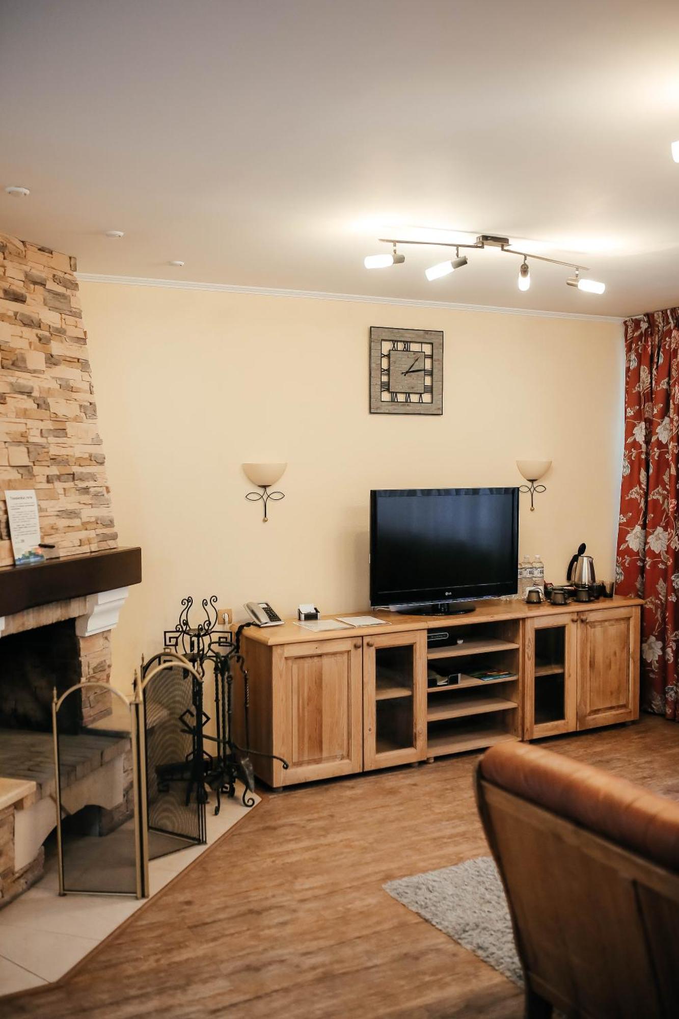 Тау-House Hotel Kok-Shoky Buitenkant foto