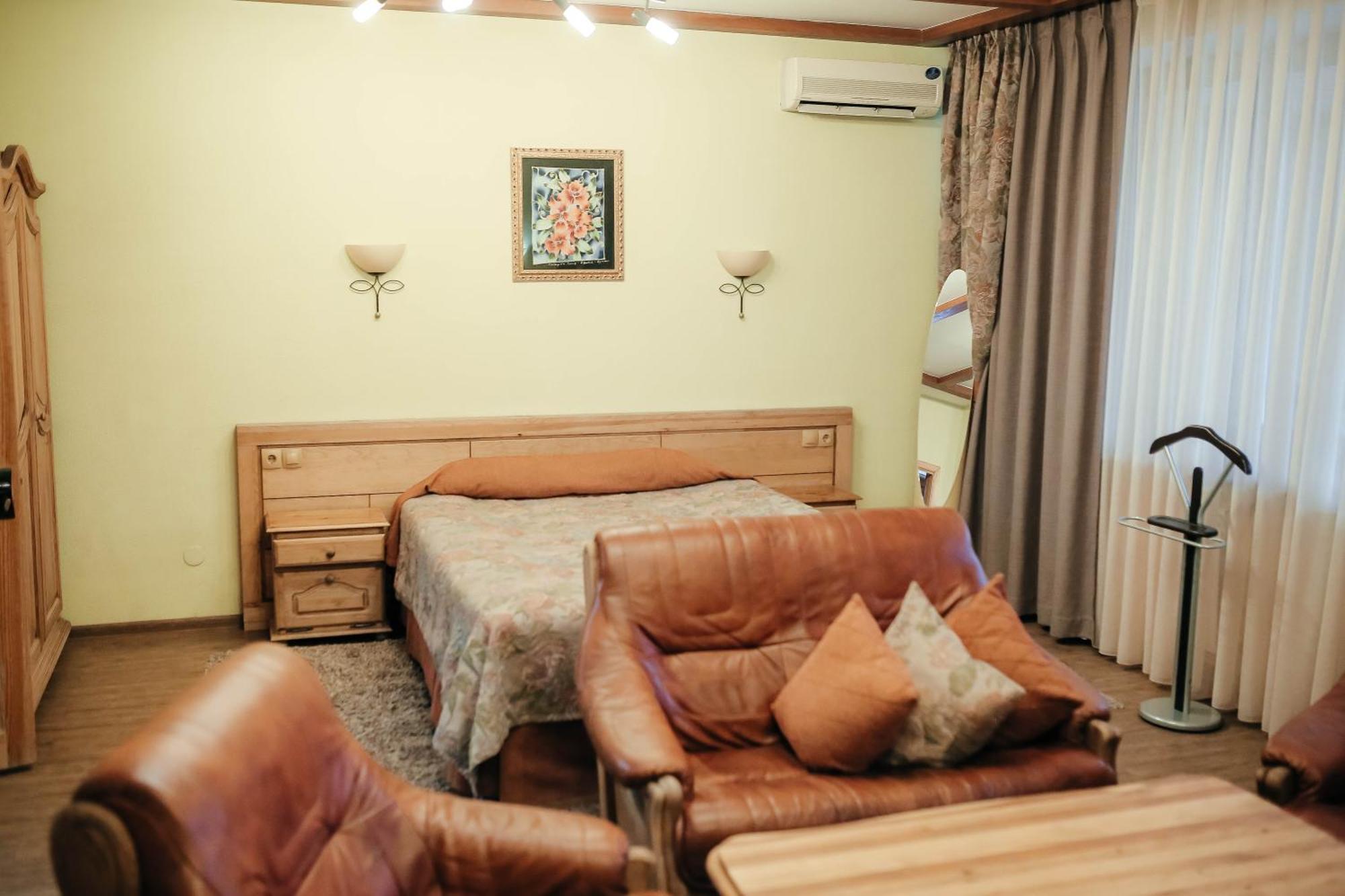 Тау-House Hotel Kok-Shoky Buitenkant foto