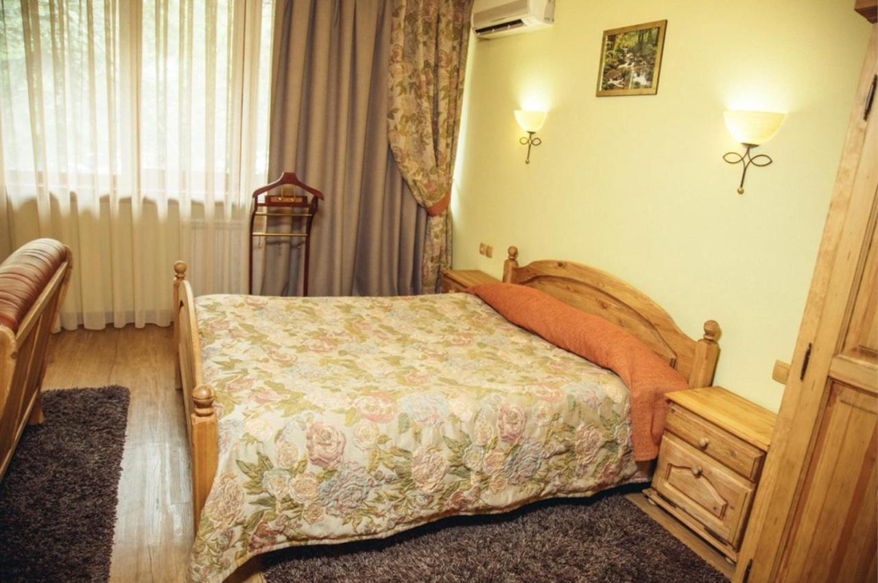 Тау-House Hotel Kok-Shoky Buitenkant foto