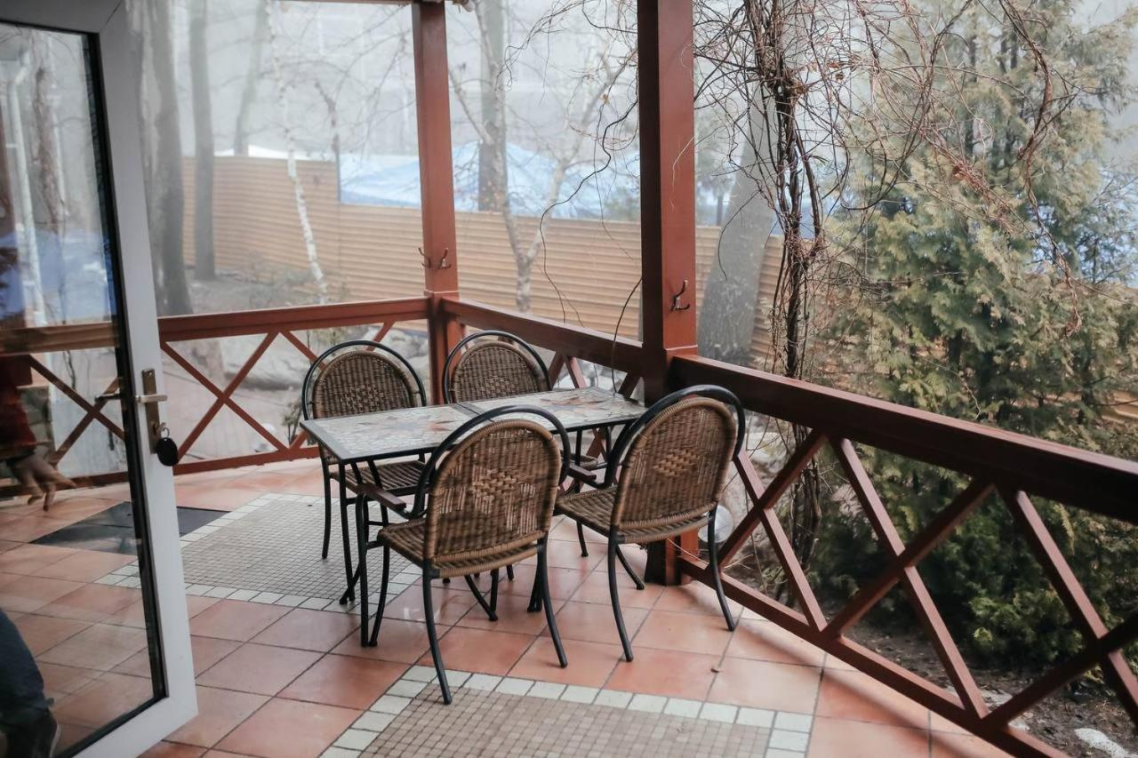 Тау-House Hotel Kok-Shoky Buitenkant foto