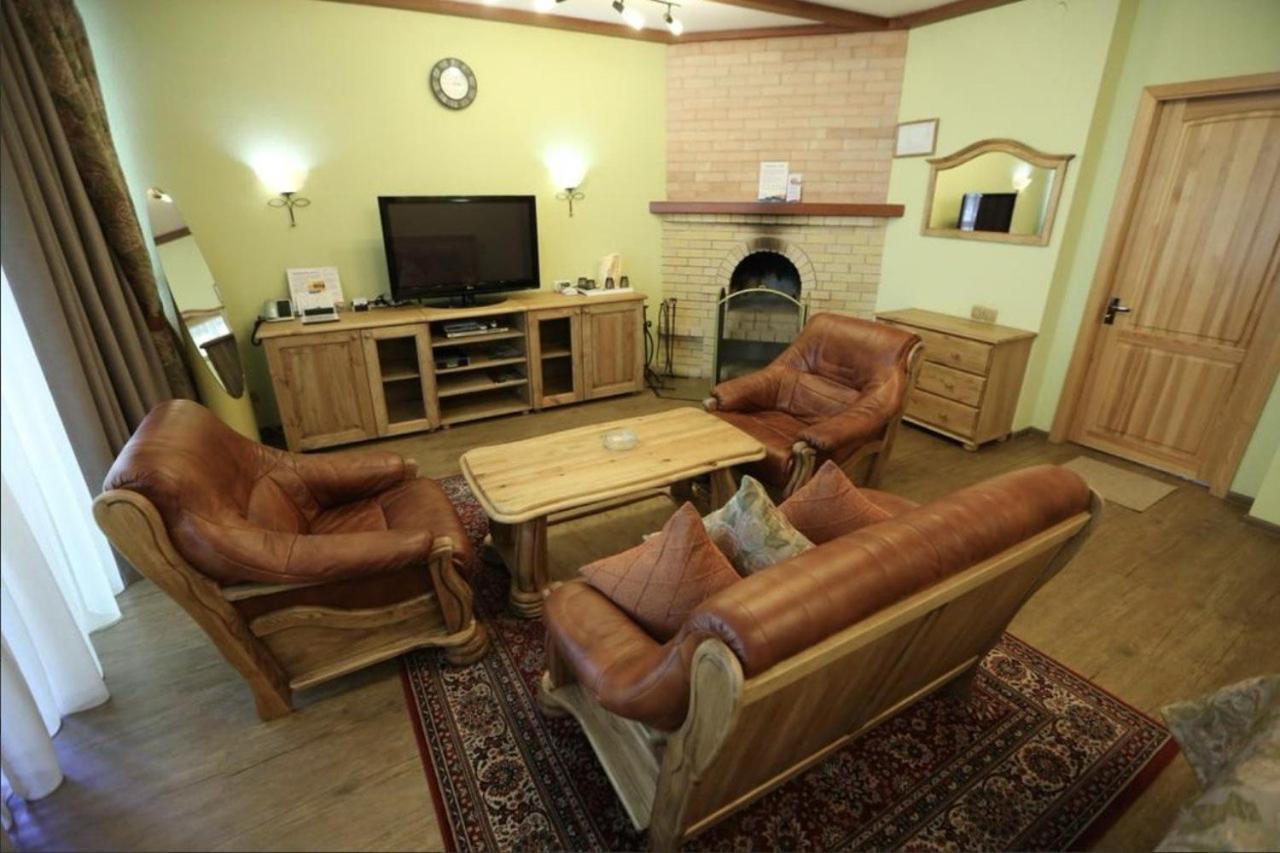 Тау-House Hotel Kok-Shoky Buitenkant foto