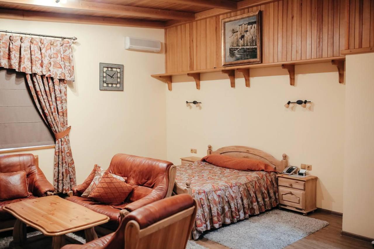 Тау-House Hotel Kok-Shoky Buitenkant foto
