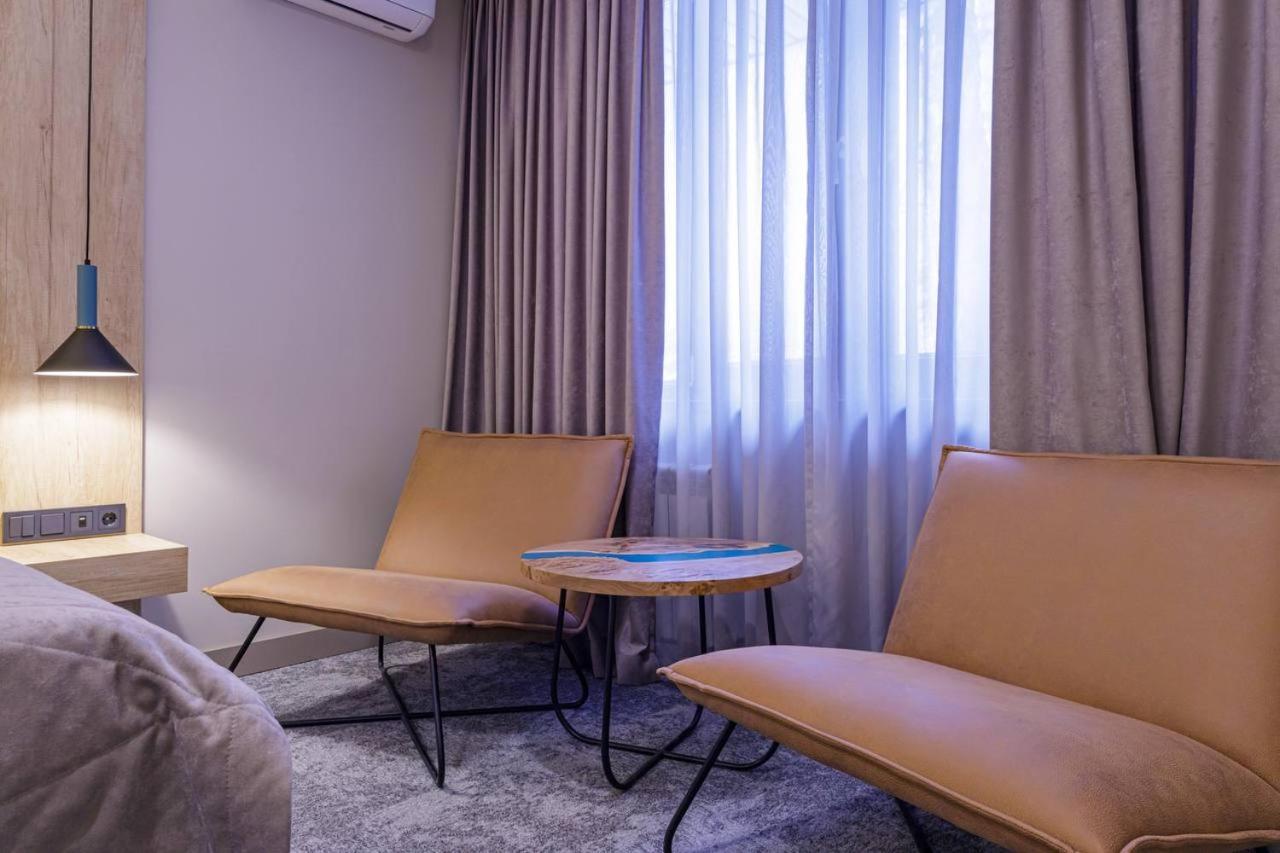 Тау-House Hotel Kok-Shoky Buitenkant foto
